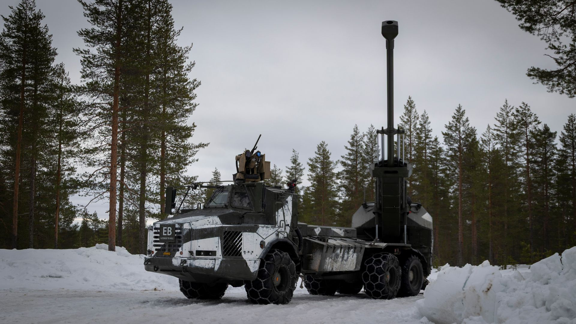 Panssaritorjunta ja tykistö harjoittelevat Rovajärvellä