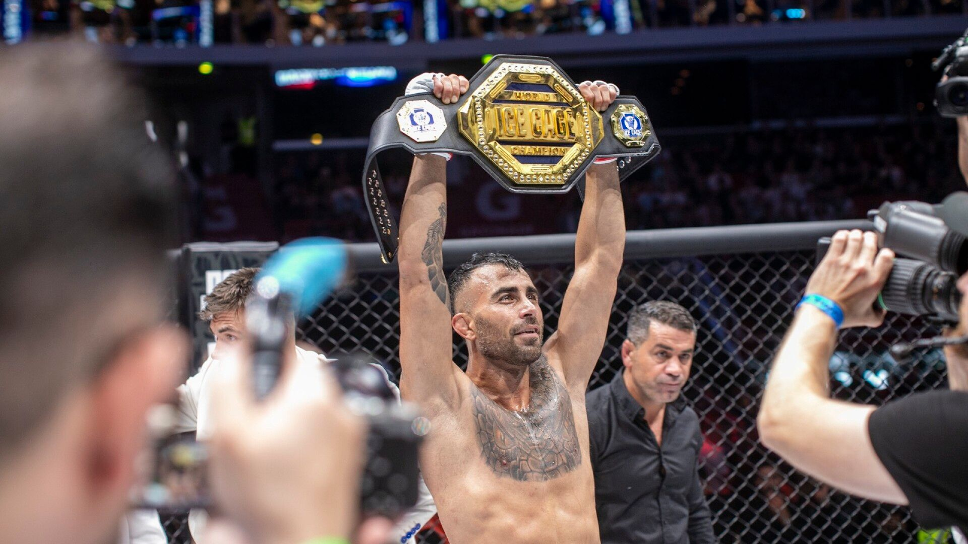 Makwan Amirkhanilta vietiin Ice Cage -mestaruus – näin asiantuntija kommentoi tilannetta