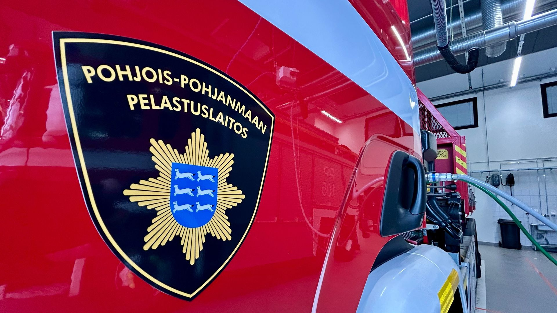 Nivalassa neljän asunnon rivitalo paloi asuinkelvottomaksi