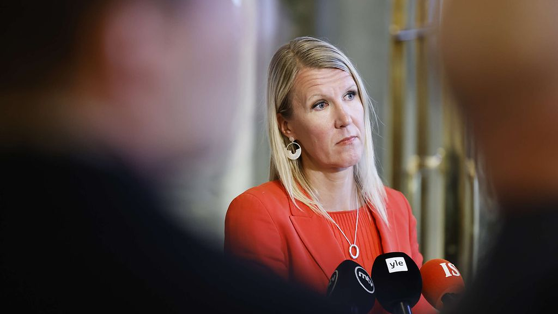 Ministeriltä painavaa tekstiä häikäilemättömästä rahastuksesta