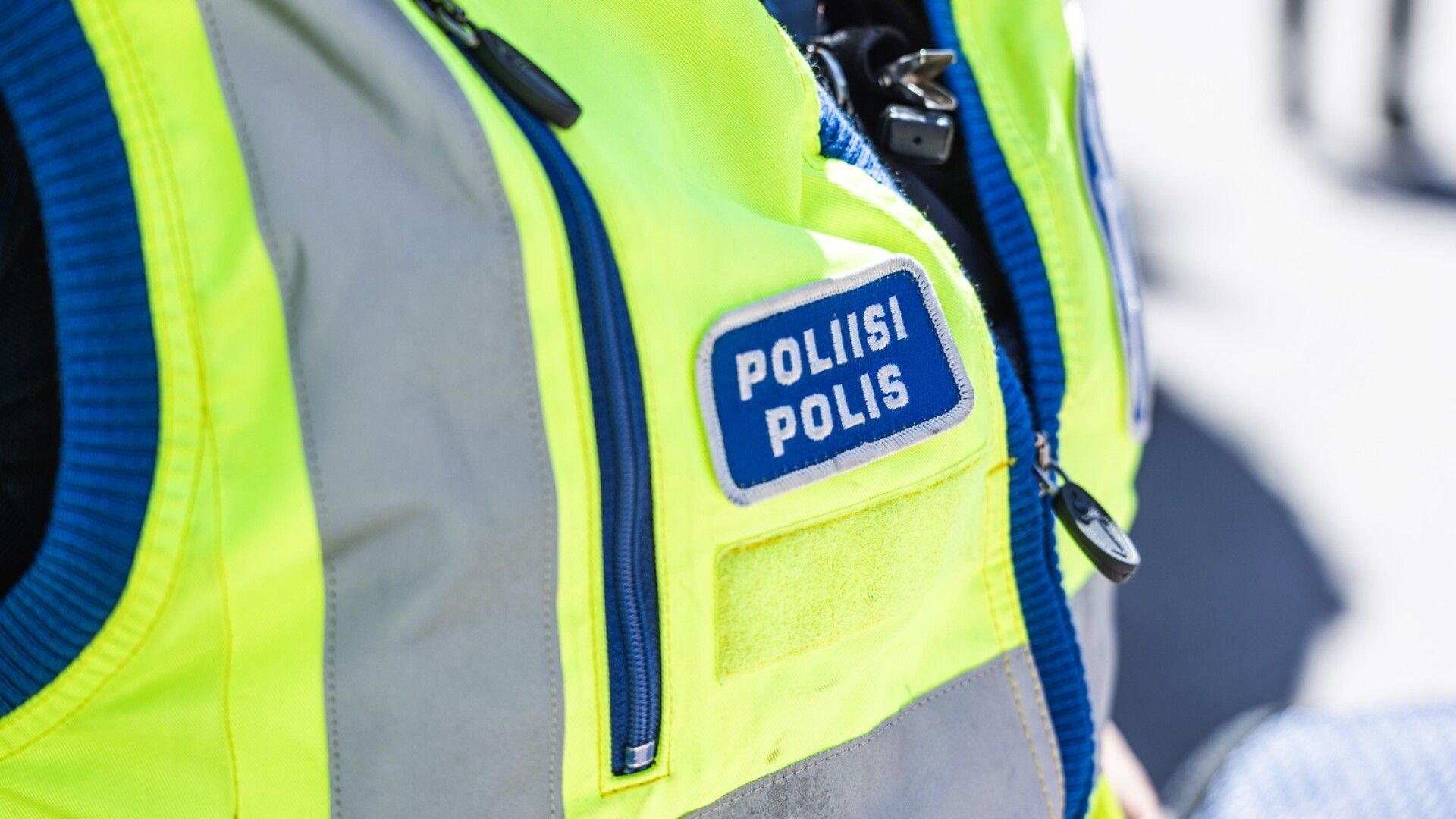 Mopo törmäsi henkilöautoon – kolme loukkaantui