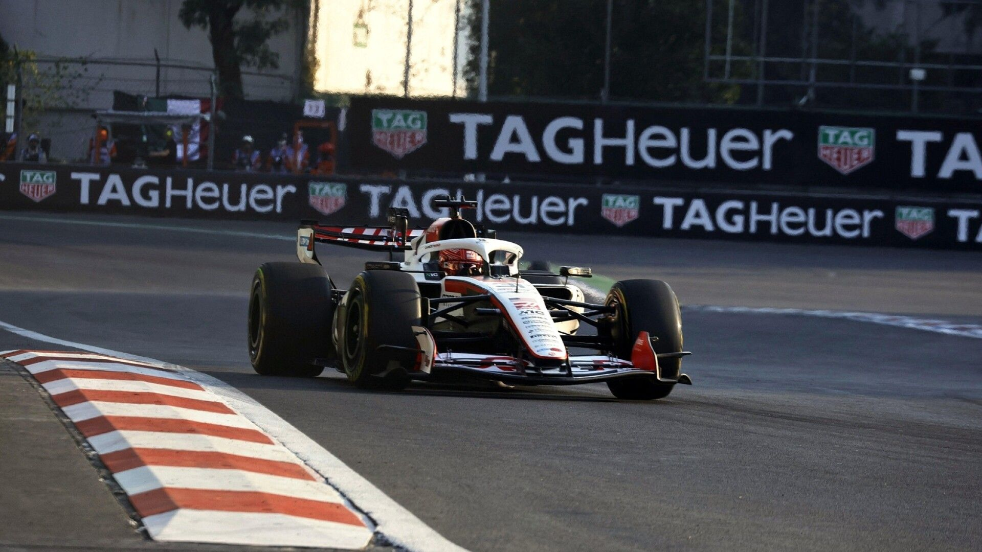 F1-kuski heivattiin sivuun: ei mitään perusteluja