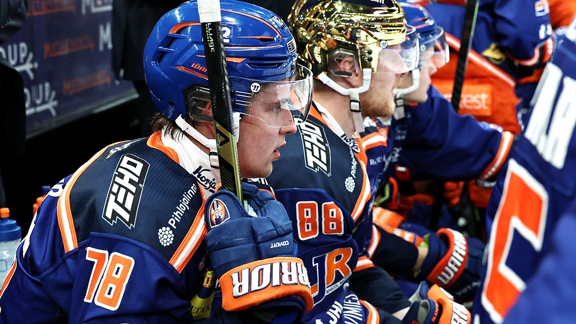 Tapparalla karmea loukkaantumissuma – Ykkösvahti ja koko ykkösketju ulkona illan derbystä