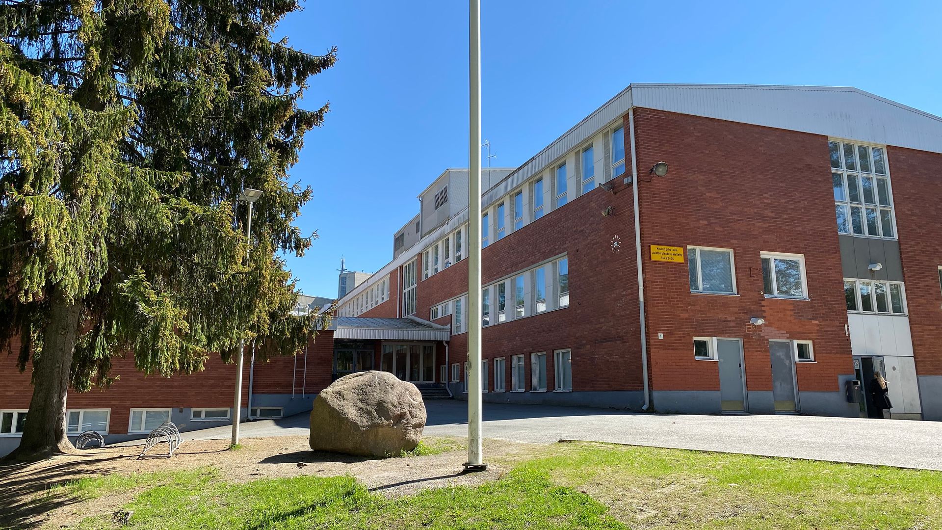 Tekoälyllä toteutettu kuva kouluampujasta johti poliisioperaatioon Turengissa