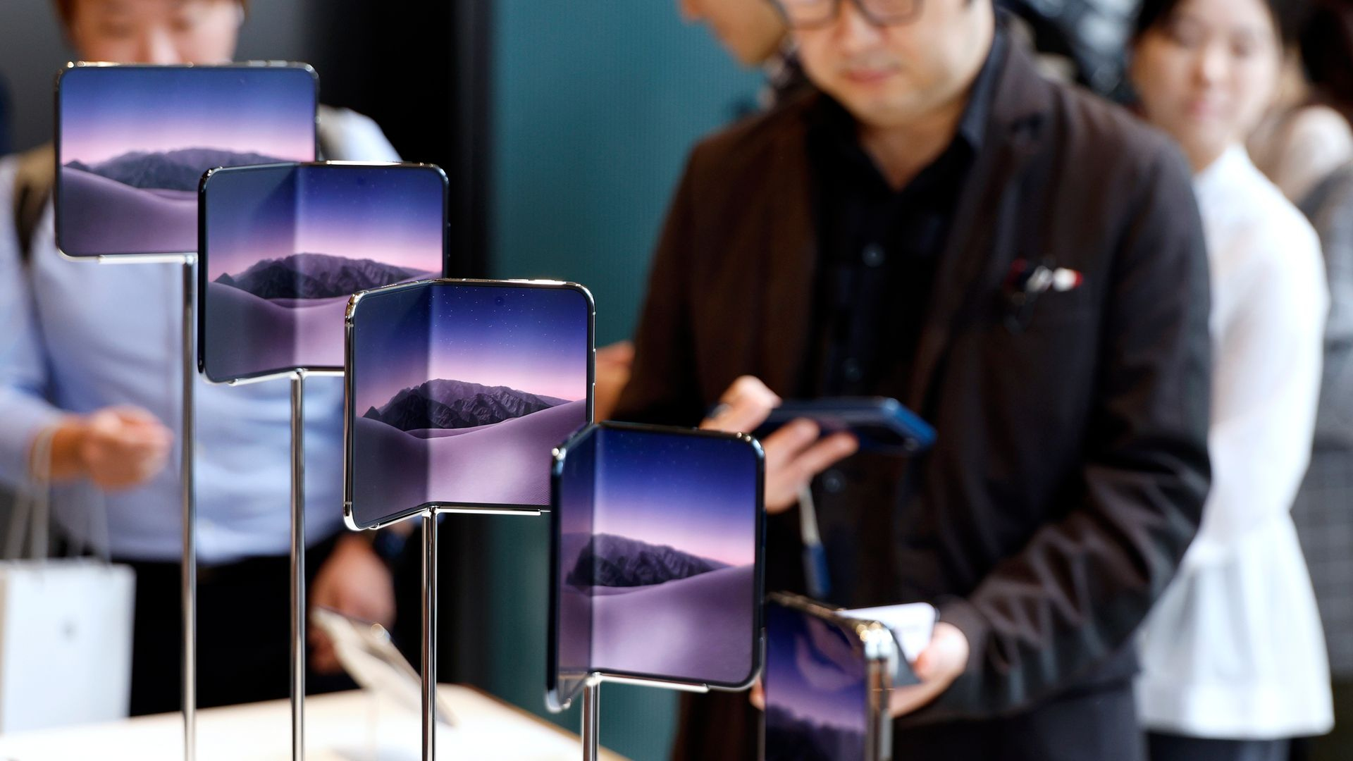 Applen uudet Iphone Duot hajoavat käsiin