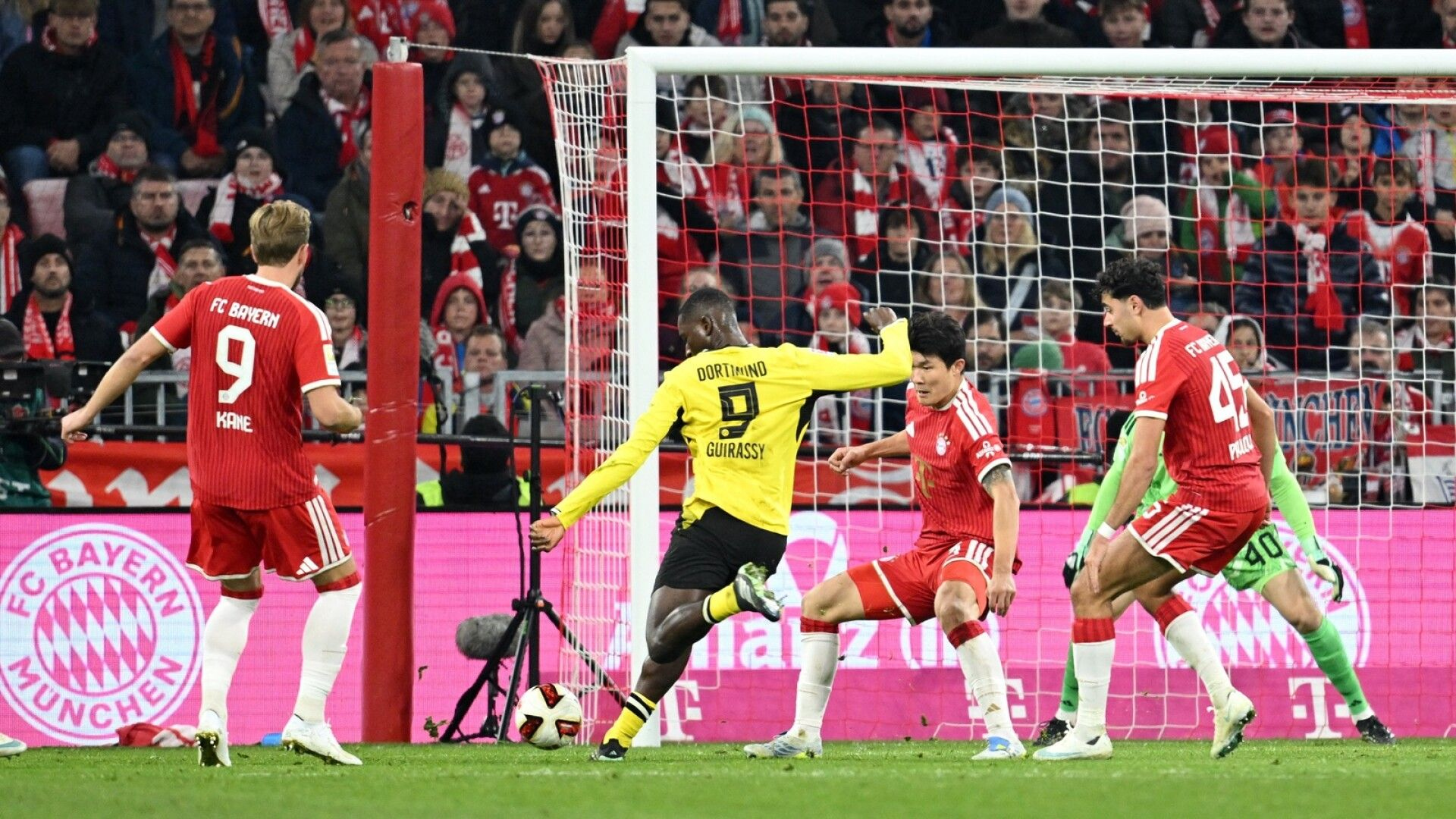 Huimaa draamaa Saksan jättiottelussa – Bayern München pettyi