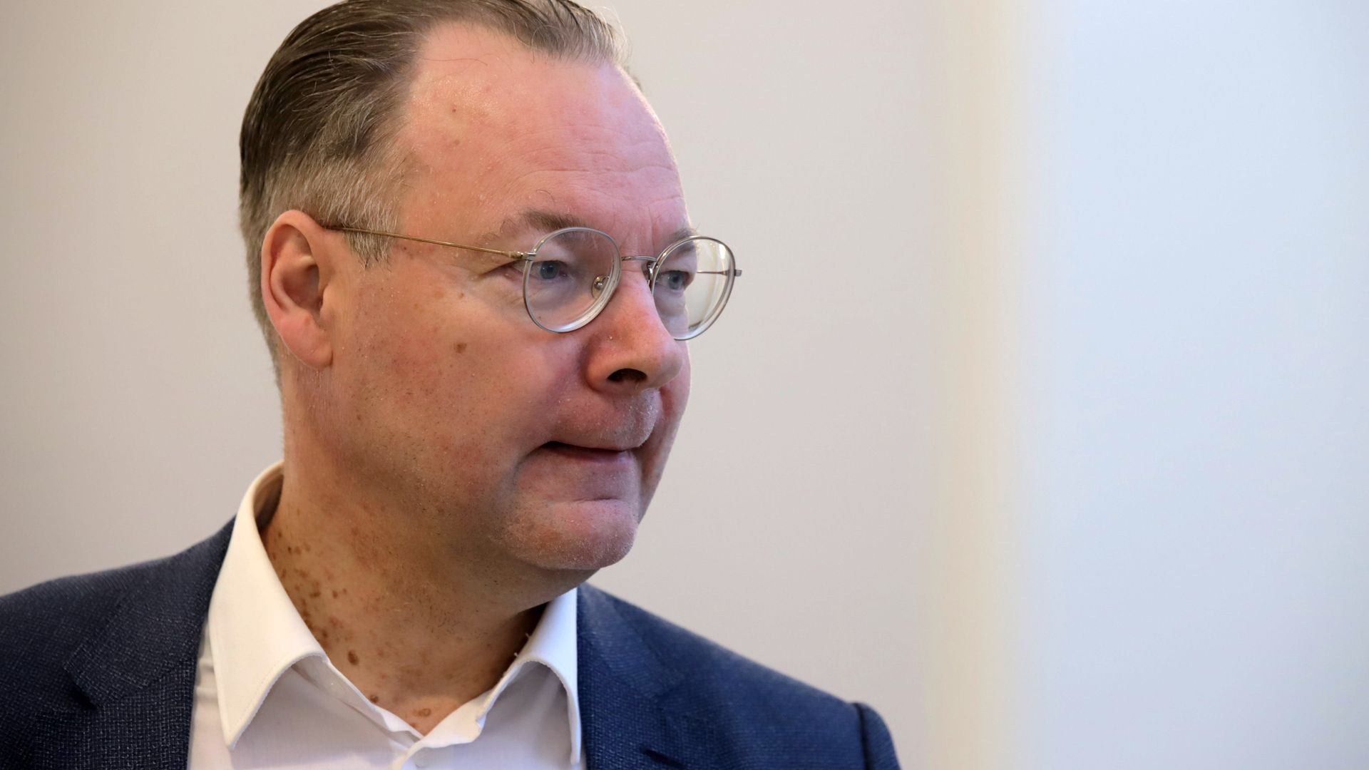 Savonlinnan kiistelty kaupunginjohtaja Janne Laine aloittaa Riikka Purran erityisavustajana